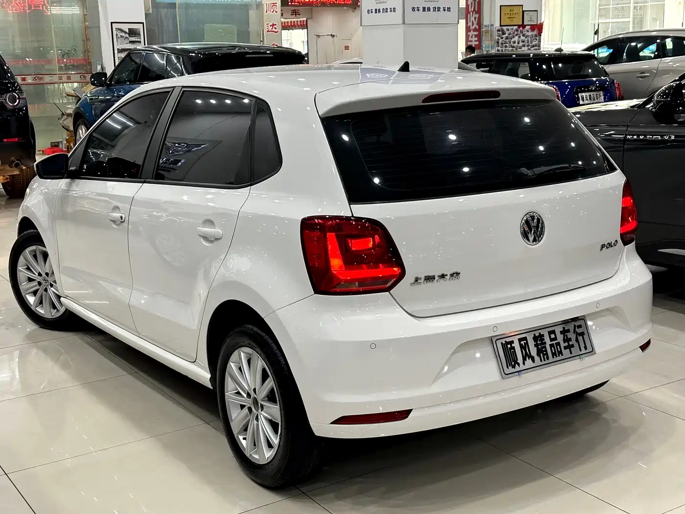 Volkswagen Polo 2014 1.4L Automatic Comfort Edition фото 2