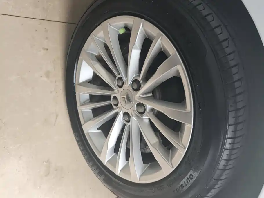 Baojun RC-5 2020 2020 RC-5W 1.5T CVT Zhiyao Luxury