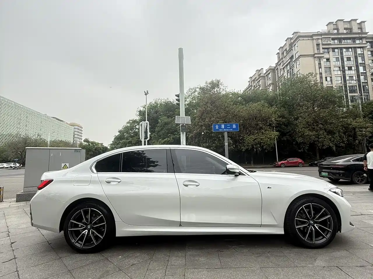 BMW 3 Series 2023 320Li M Sport Package фото 4