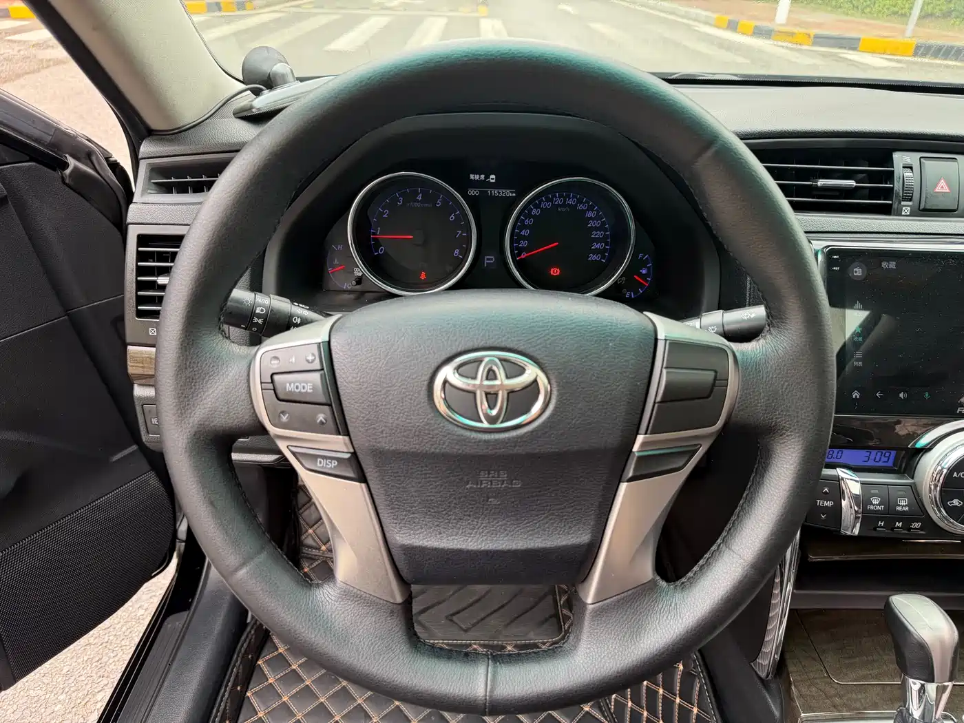 Toyota Reiz 2013 2.5V Elite Edition фото 14
