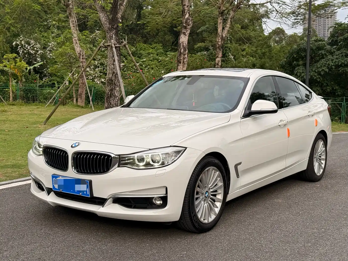 BMW 3 Series GT 2013 320i Style Design Package
