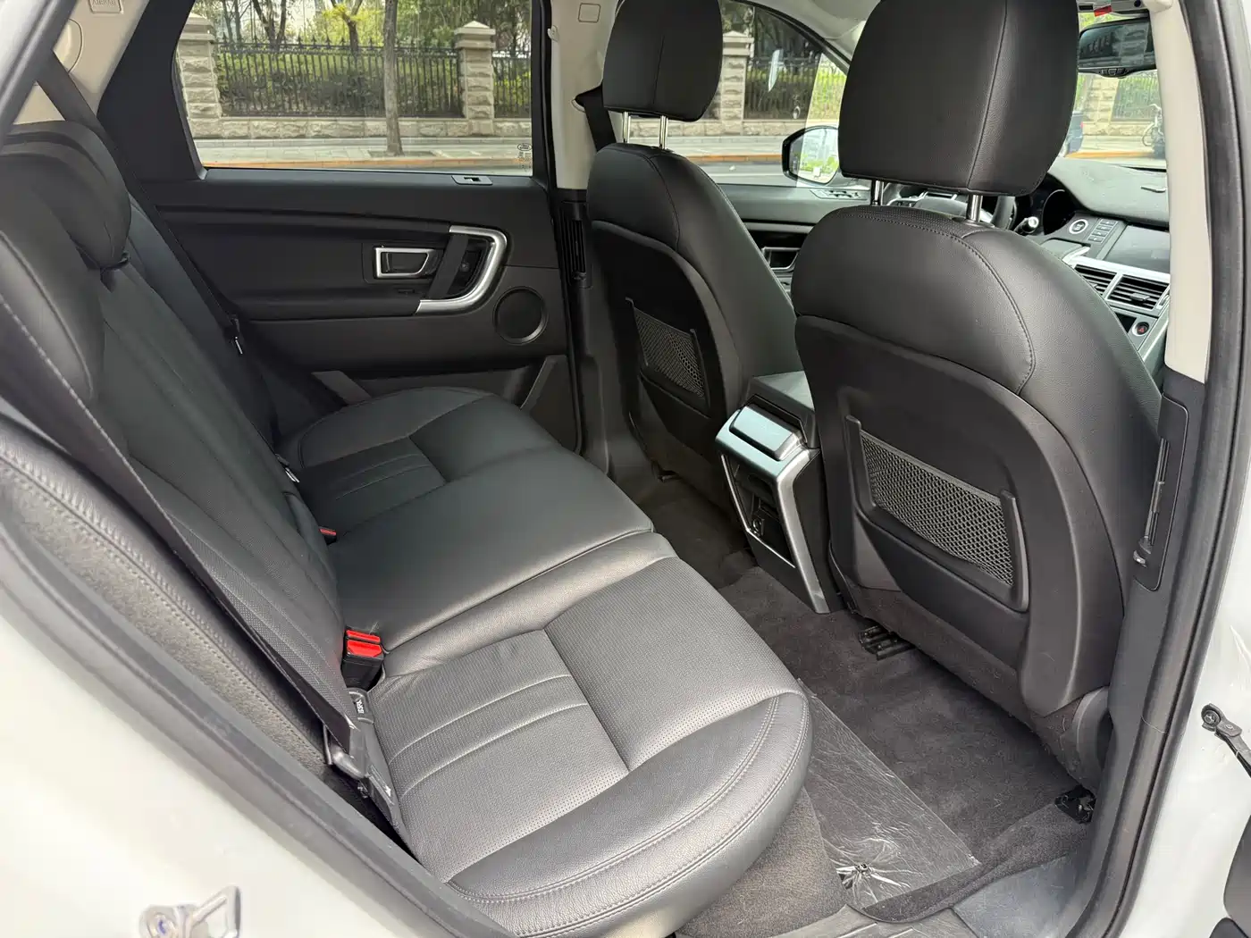 Land Rover Discovery Sport 2018 240PS SE Edition фото 17
