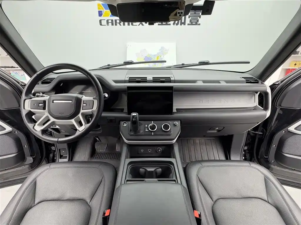 Land Rover Defender 2023 Model 90 3.0T P400 XS фото 8