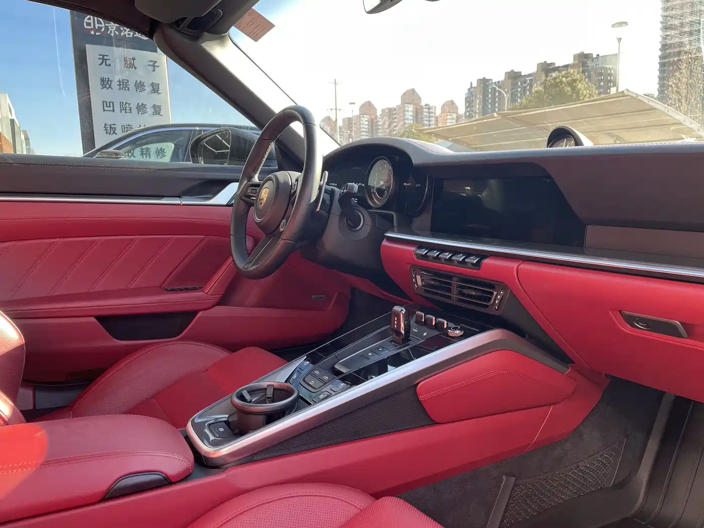 PORSCHE 911