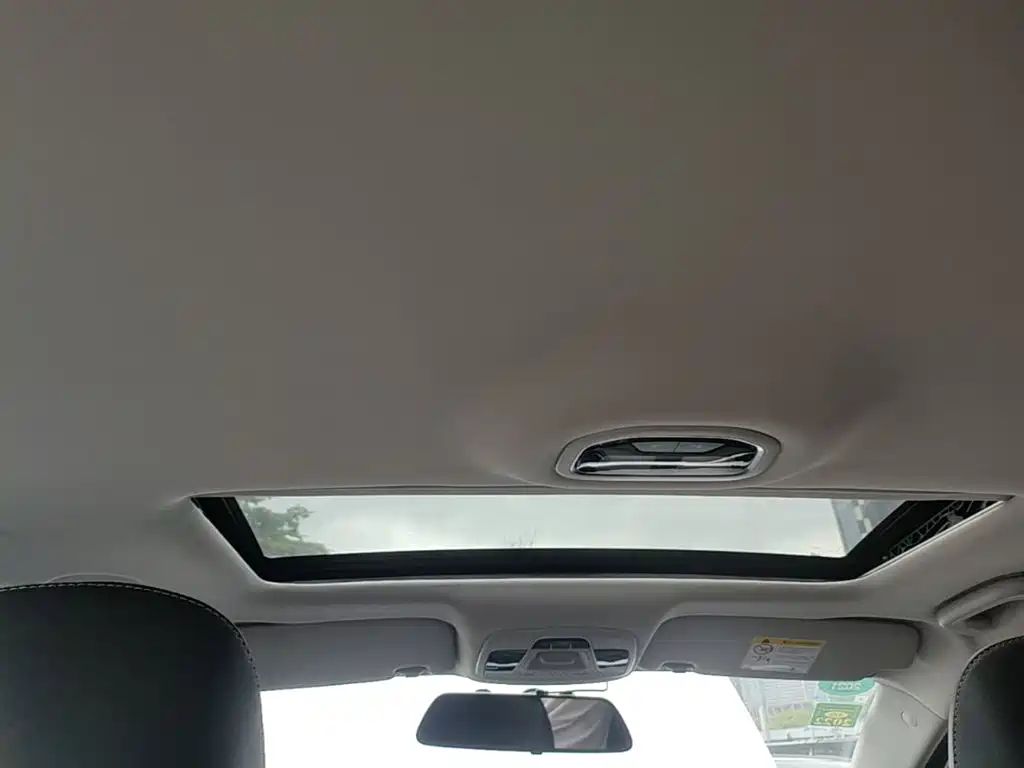 Фото 18 - Geely Emgrand