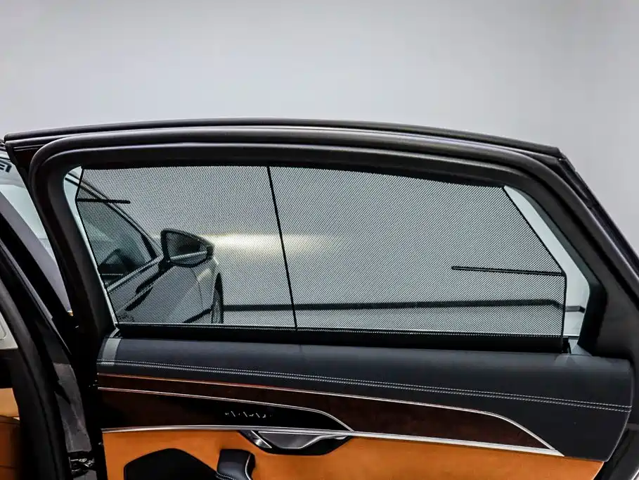 Фото 15 - Audi A8