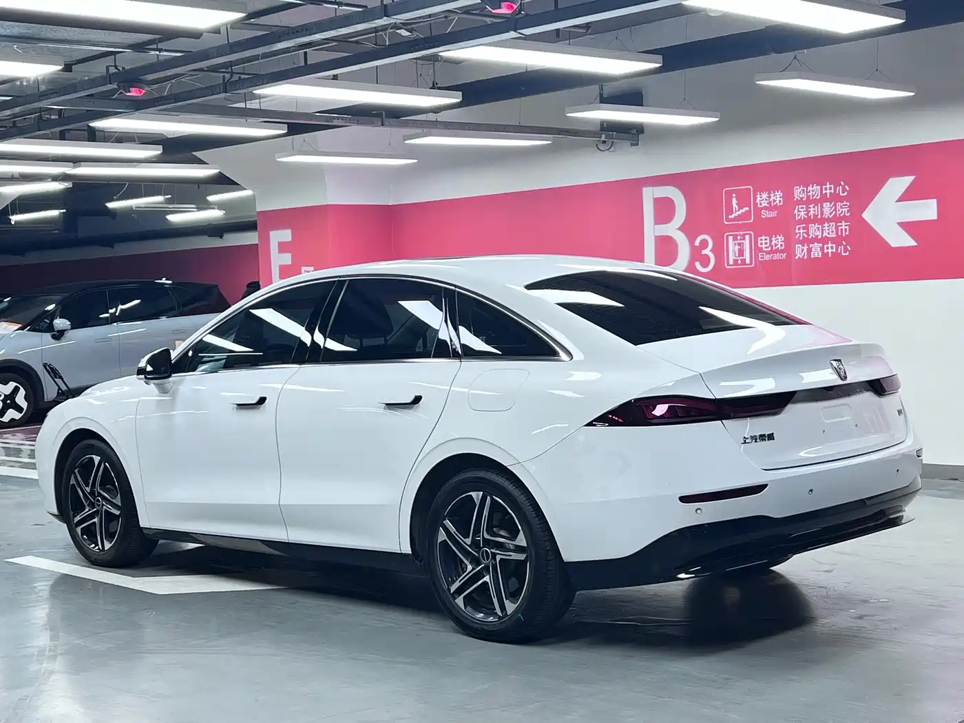 Фото 8 - Roewe D7