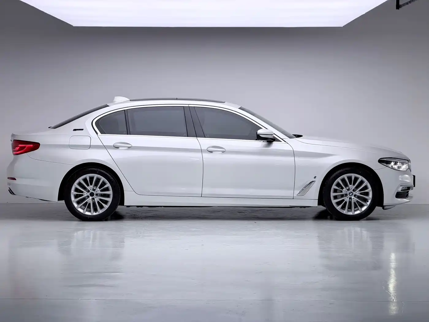 BMW 5 SERIES NEW ENERGY