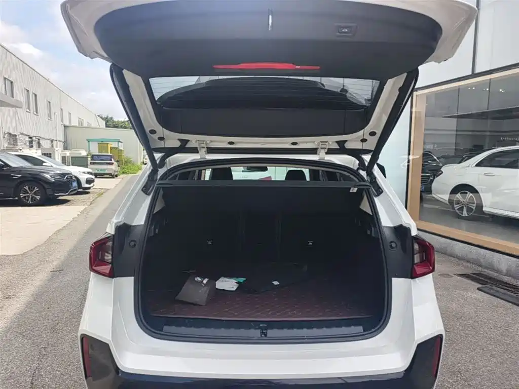 BMW X1 2024 sDrive25Li M Sport Package фото 15