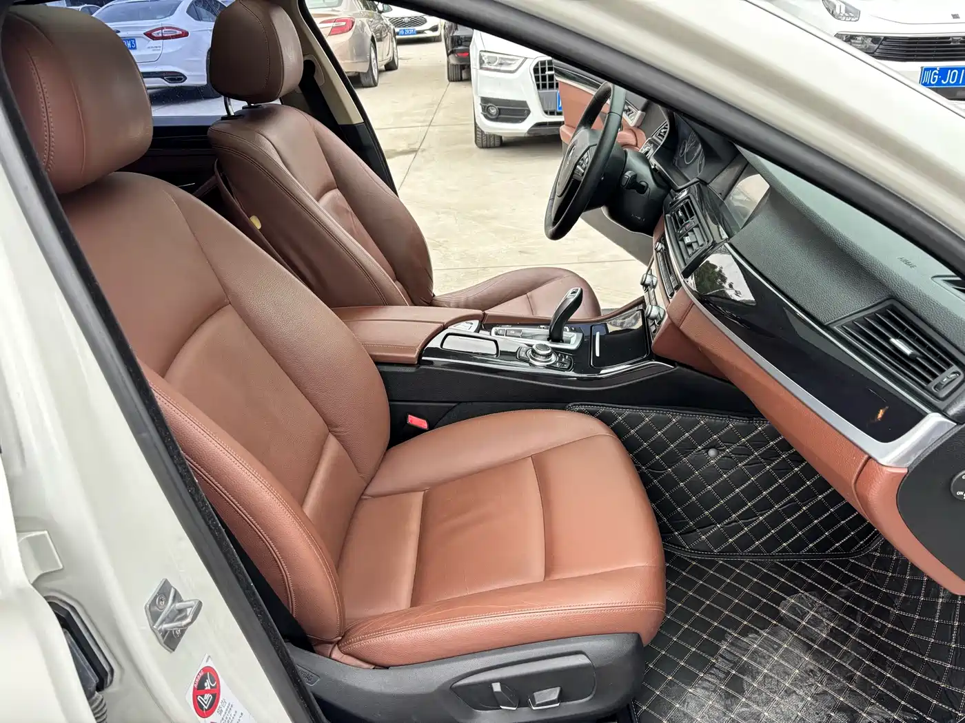 BMW 5 Series 2014 520Li Elegance фото 9