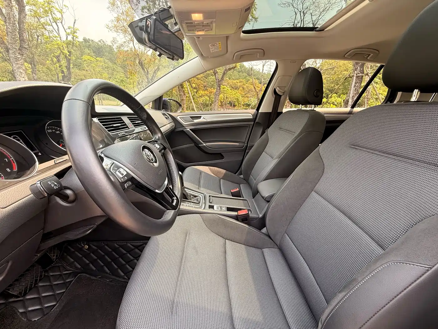 Volkswagen Golf 2020 Beloved Edition 280TSI DSG Comfort фото 4