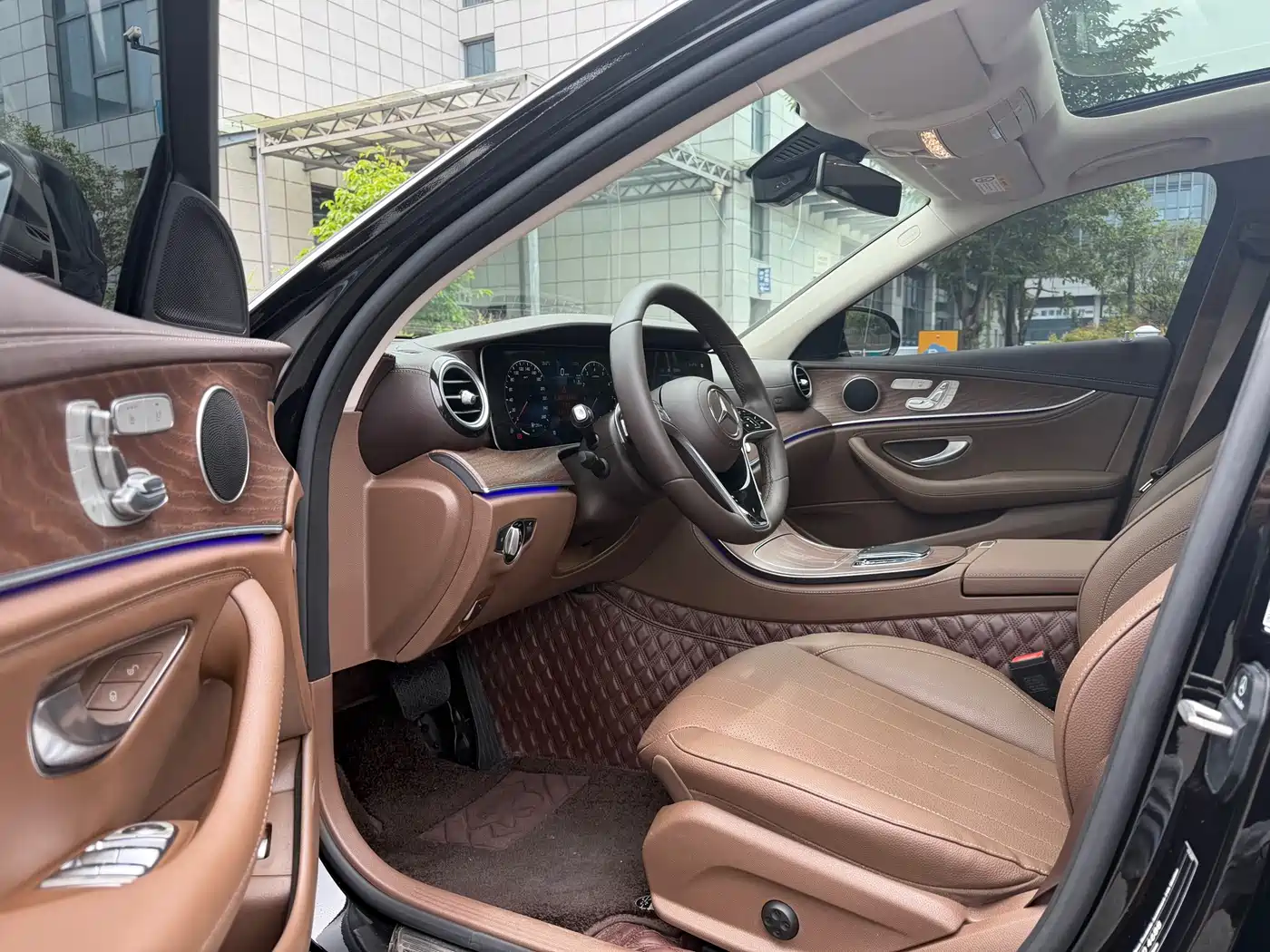 Mercedes-Benz E-Class 2023 E 300 L Fashion фото 9