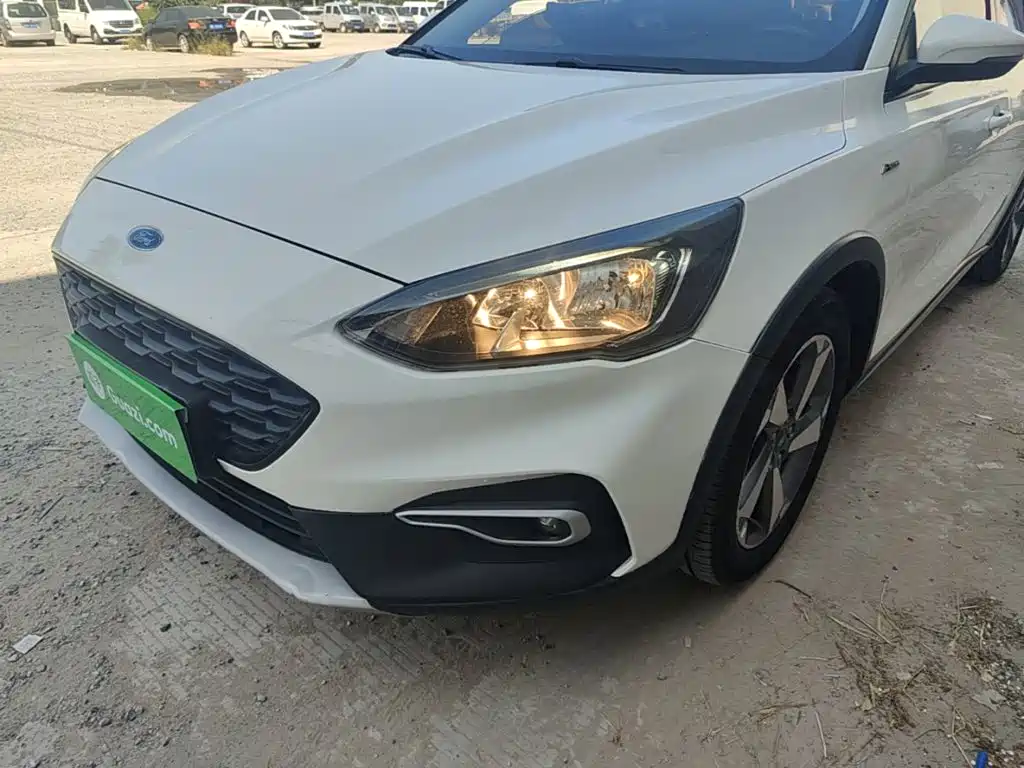 Ford Focus Active 2019 2020 EcoBoost 180 Auto Trendy Edition