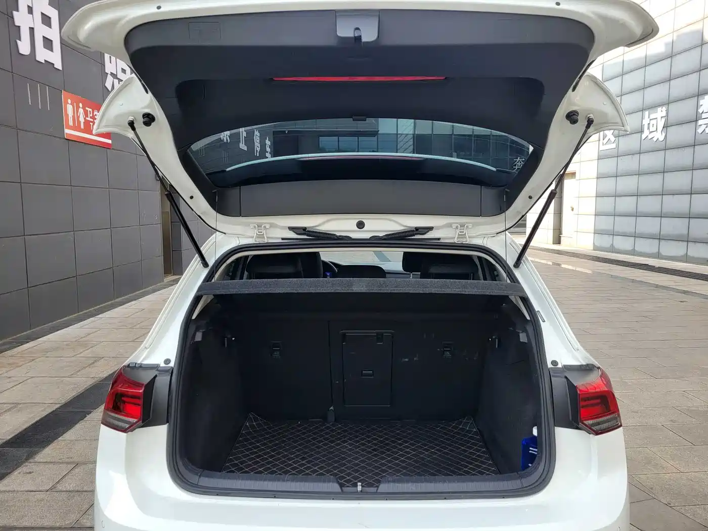 Volkswagen Golf 2023 280TSI DSG Pro фото 22