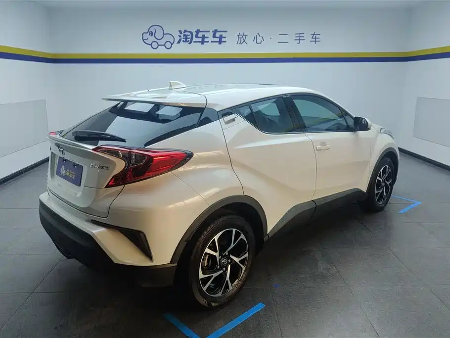 Toyota C-HR 2020 Model 2.0L Leading фото 3