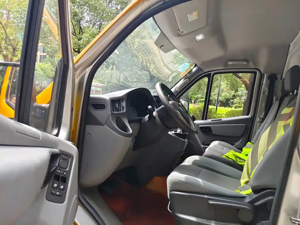Foton Tuyano 2023 2023 2.0T Manual Lucky Elephant Van Long Wheelbase Medium Roof Single Rear Tire 3-Seater