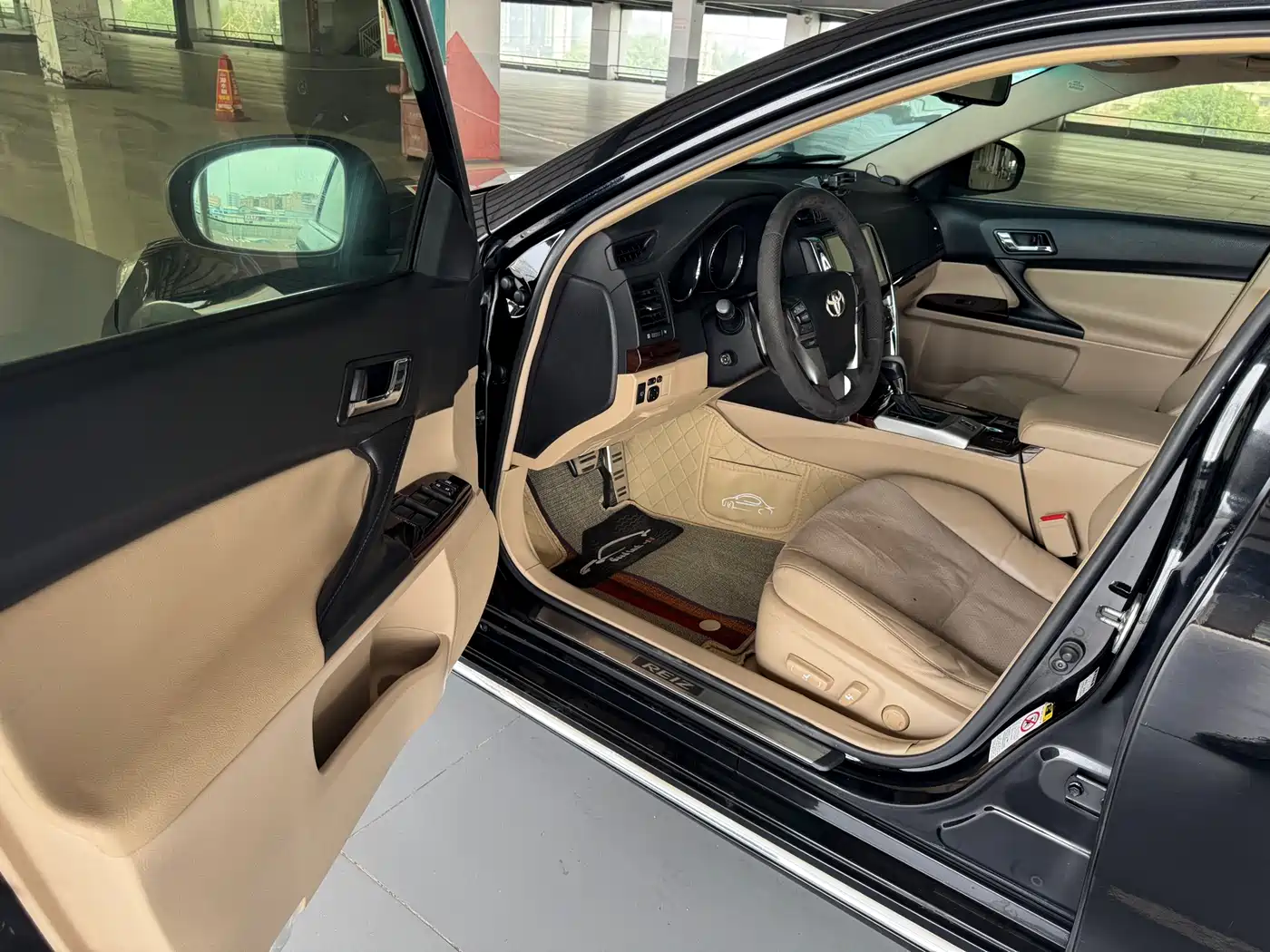 Toyota Reiz 2010 2.5V Elegance Elite Edition фото 5