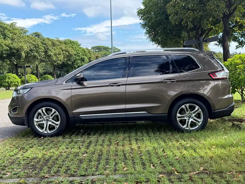 Фото 4 - Ford Edge