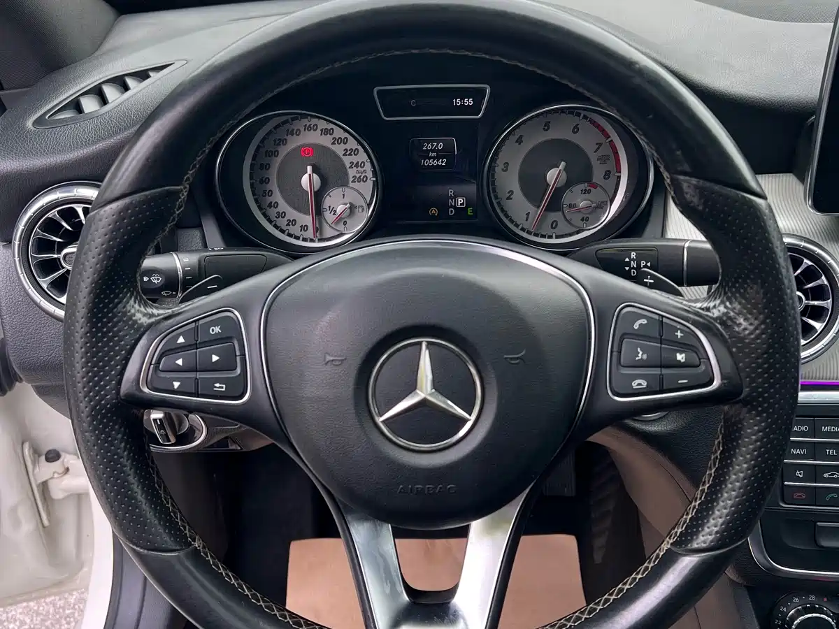 Mercedes-Benz CLA (Import) 2015 CLA 200 фото 7