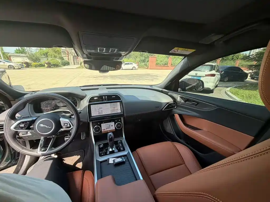 Jaguar XEL 2025 2025 2.0T 250PS R-DYNAMIC 90th Anniversary Edition