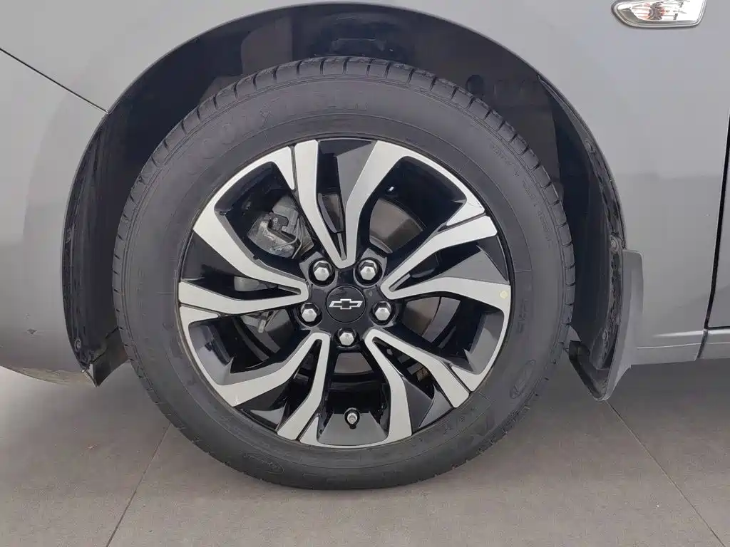 Chevrolet Monza 2020 2019 RS 330T Auto Smooth Edition China VI