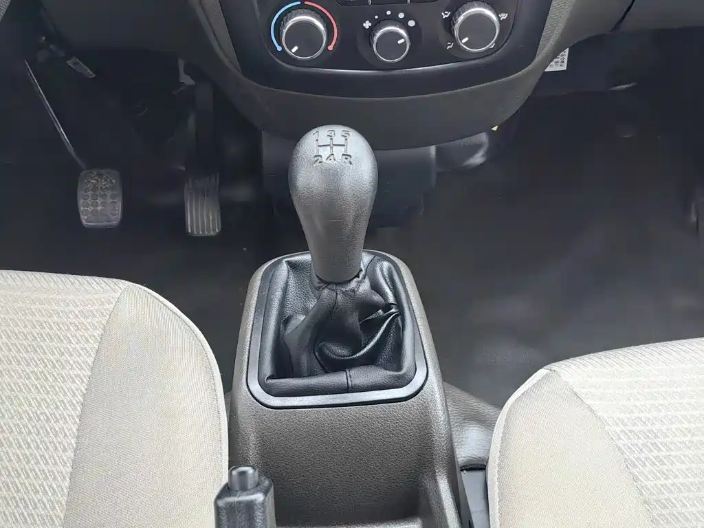 Wuling Motors Wuling Rongguang 2020 2020 1.2L S Basic Model China VI