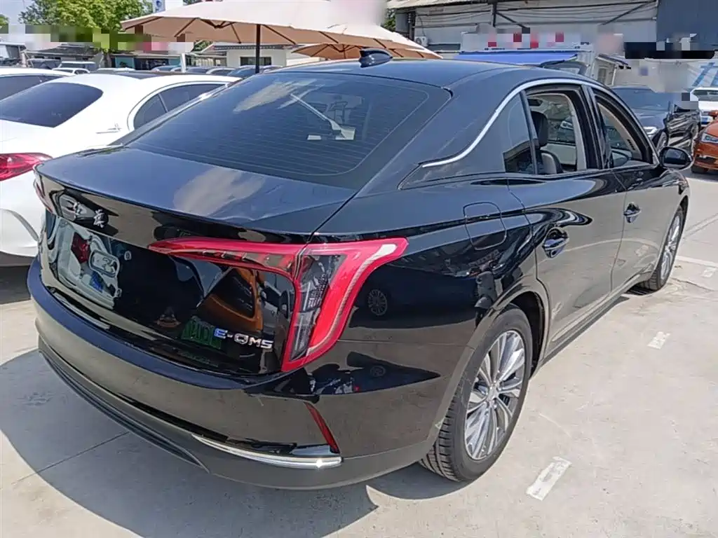 Hongqi E-QM5 2022 431km Charging Enjoyment Edition фото 7
