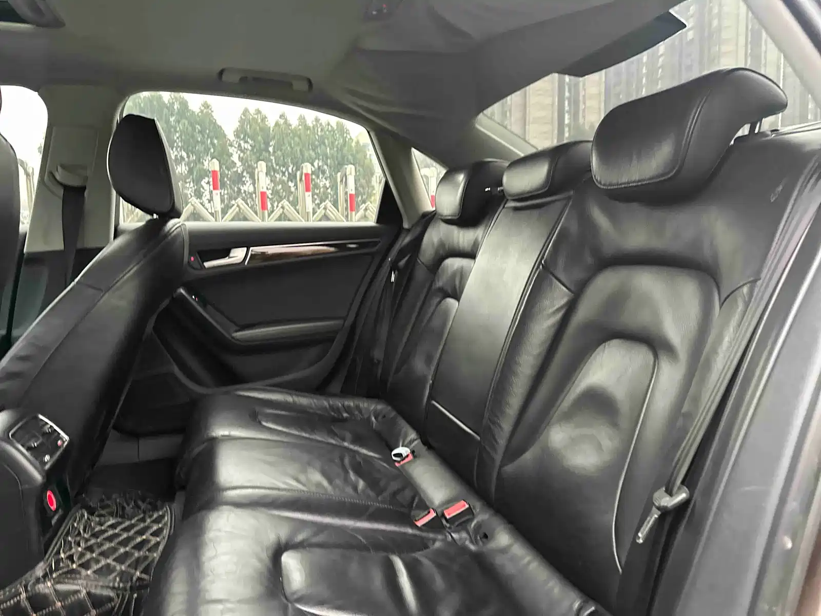 Фото 13 - Audi A4L