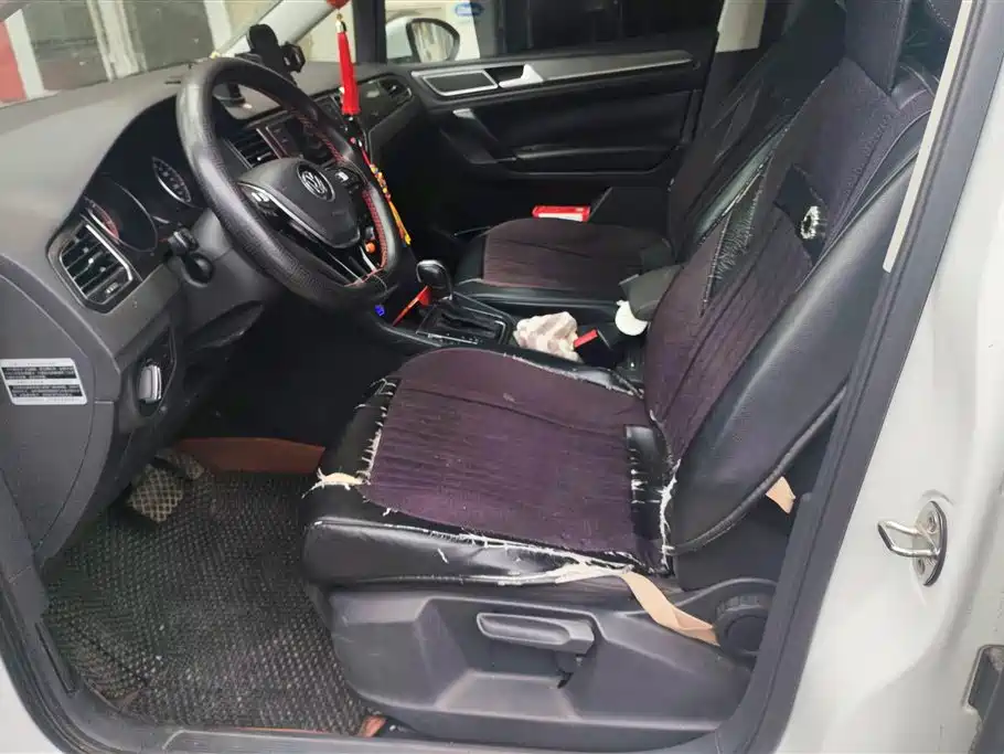 Volkswagen Golf Sportsvan 2016 230TSI Automatic Progressive фото 9