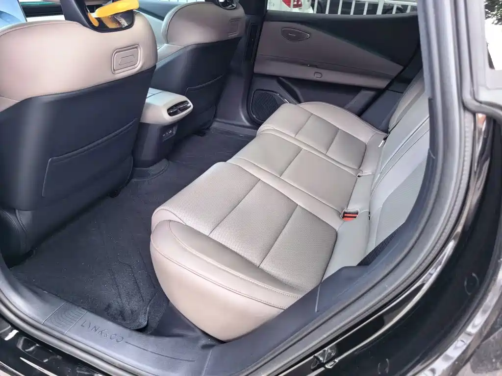 Lynk & Co Z10 2026 2025 Model 95kWh 806km RWD Smart Drive Max