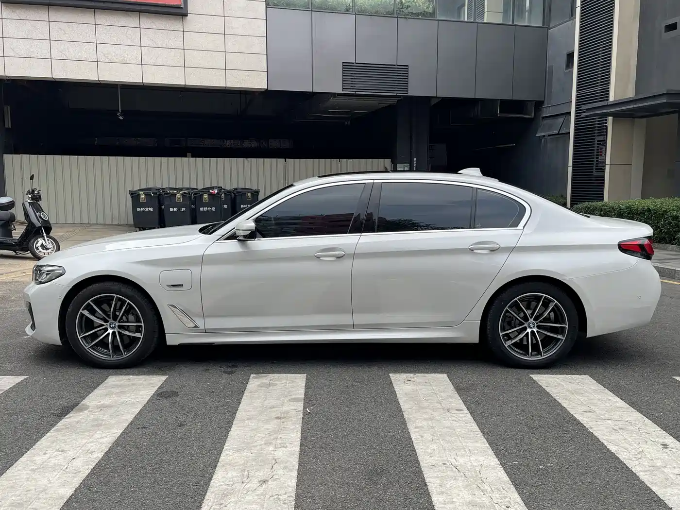 BMW 5 SERIES NEW ENERGY