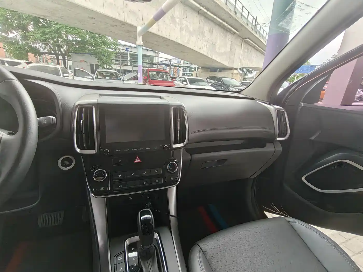 Hyundai Beijing Hyundai ix35 2018 2.0L Automatic 2WD Zhiyong·Enjoyment Edition фото 8