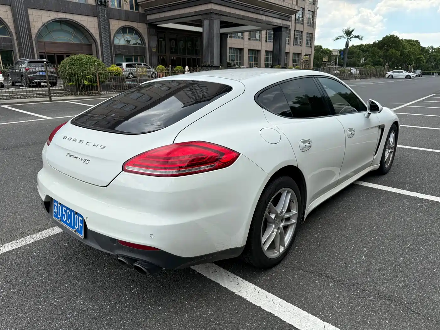 Фото 6 - Porsche Panamera