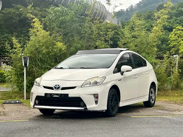  Toyota Prius 2012 1.8L Luxury Advanced Edition