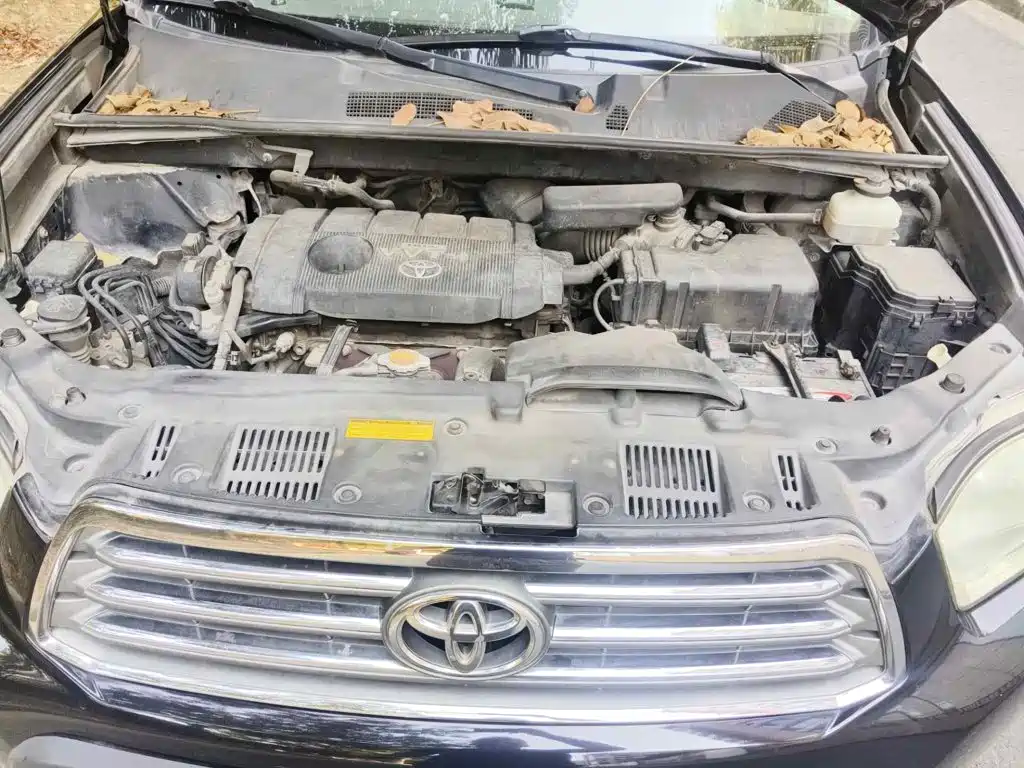 Photo 3 - Toyota Highlander