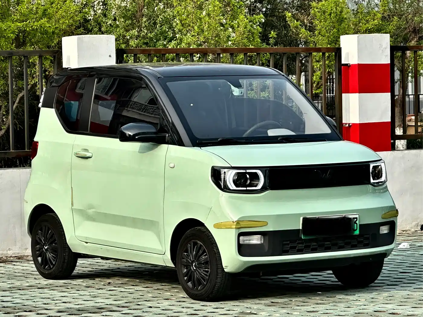WULING AUTOMOBILE HONGGUANG MINIEV