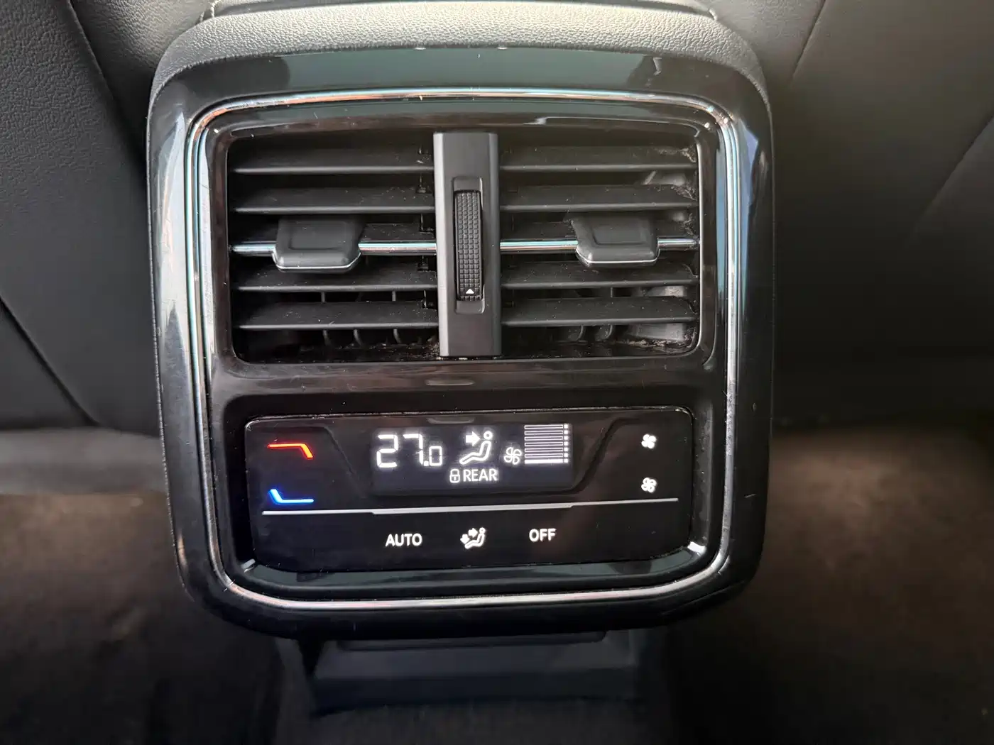 Фото 12 - Volkswagen Passat