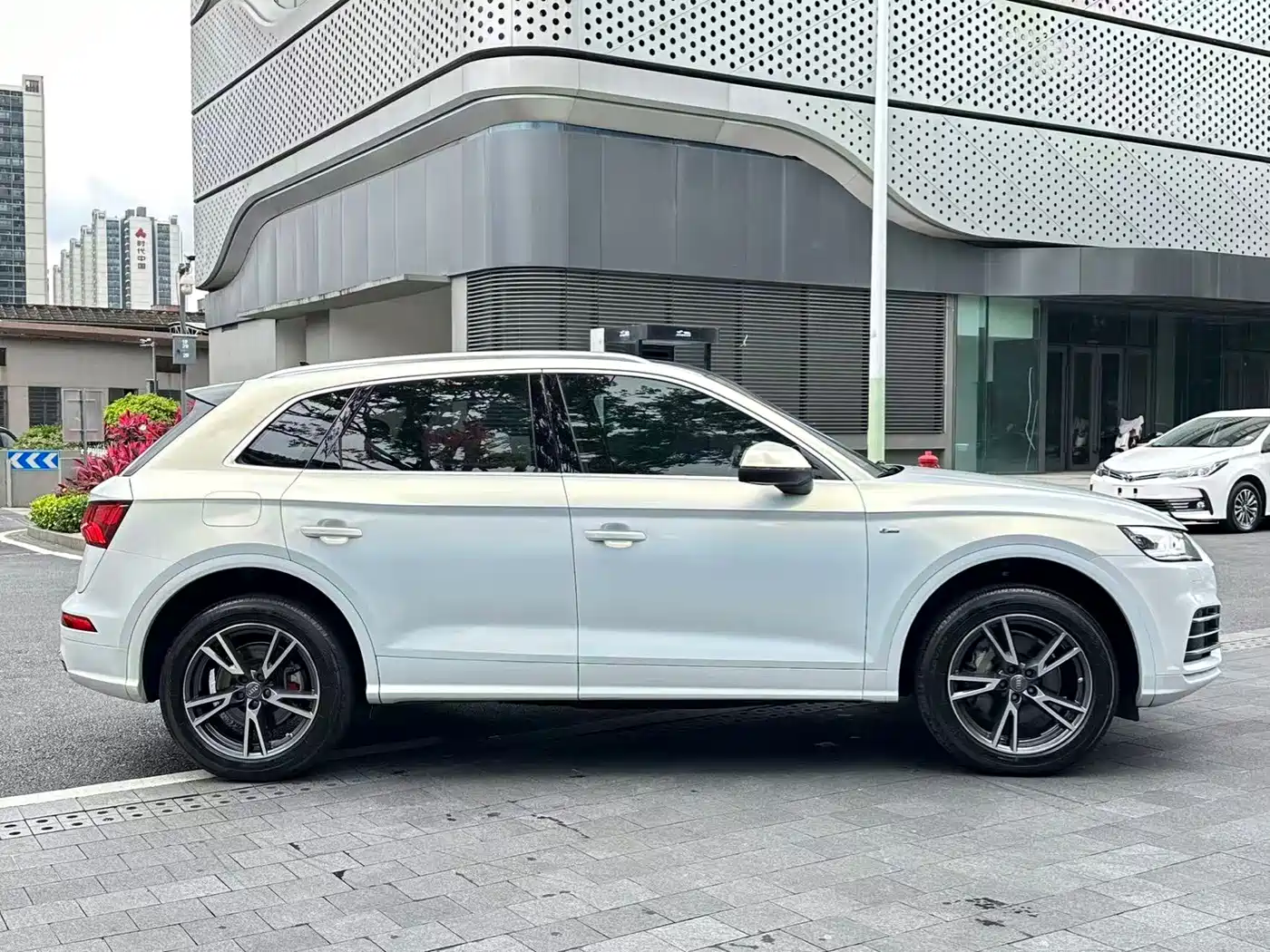 Audi Q5L 2018 45 TFSI Exclusive Fashion (China V) фото 4