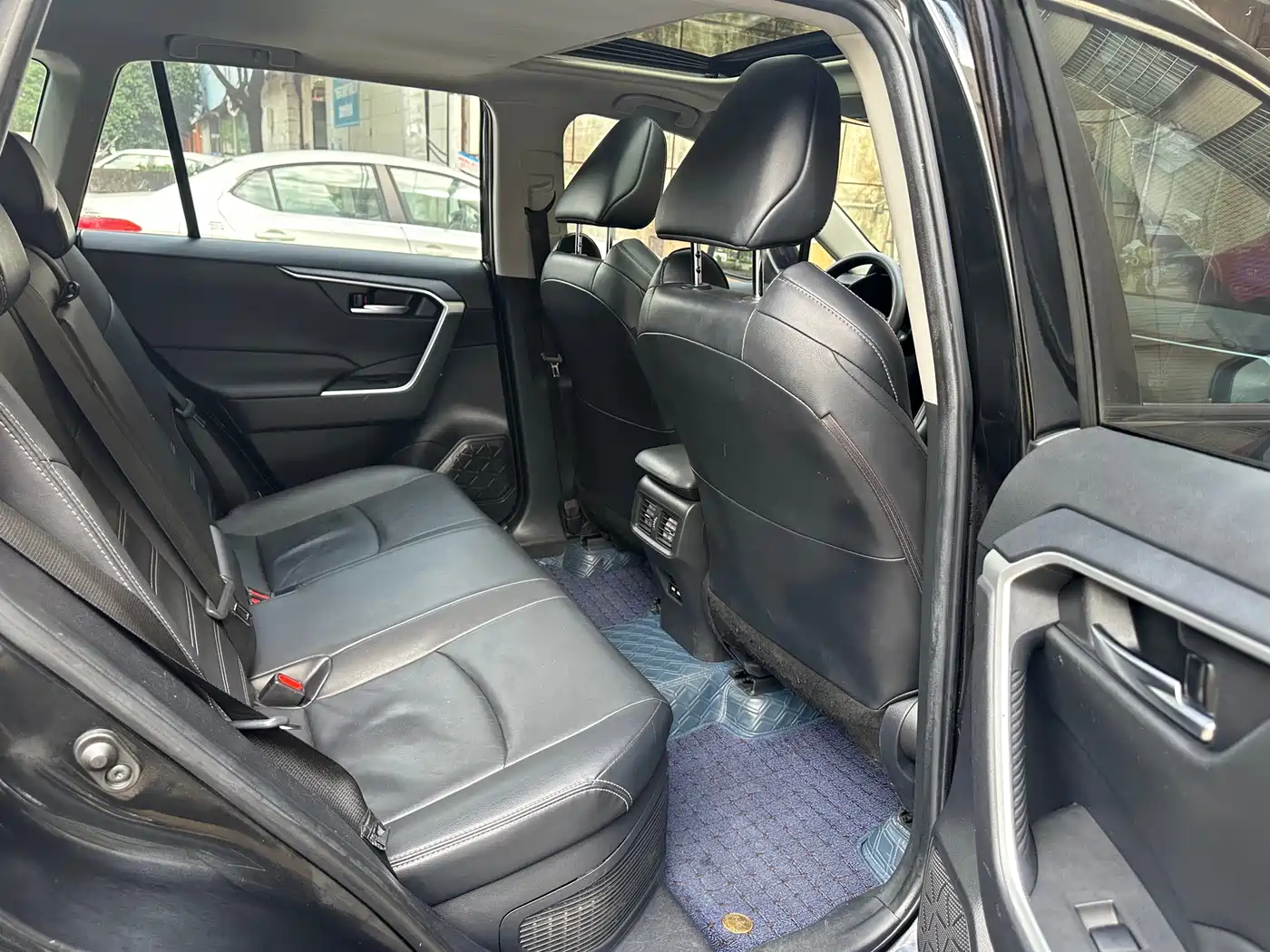 Toyota Wildlander 2020 Dual Engine 2.5L E-CVT FWD Luxury фото 9