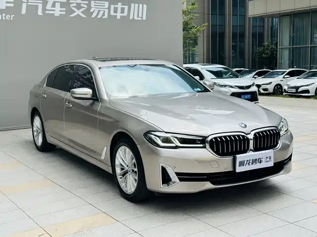 BMW 5 Series 2022 Facelift 525Li Luxury Package — фото 3