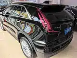Photo 4 - Cadillac XT4