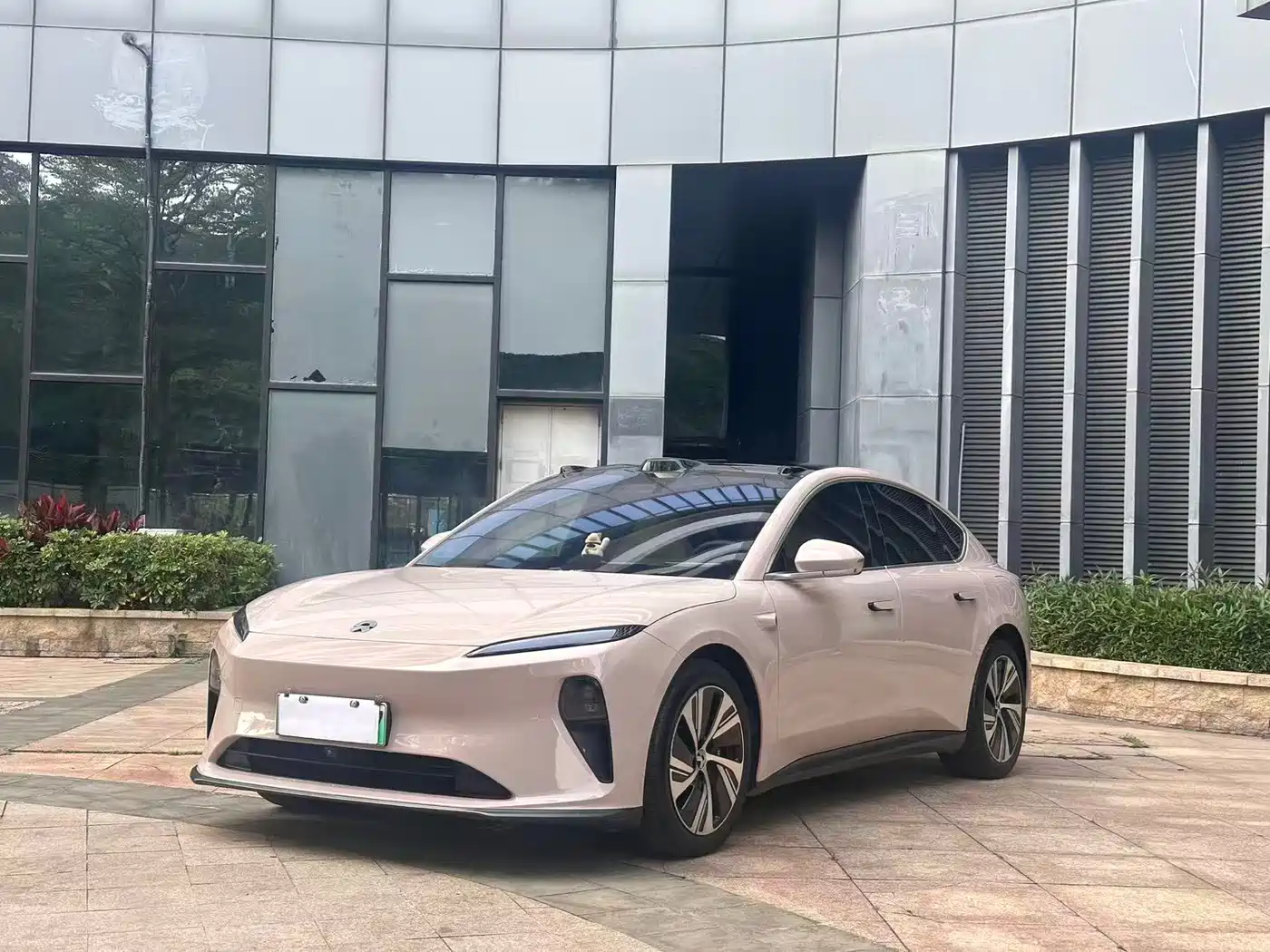NIO NIO ET5