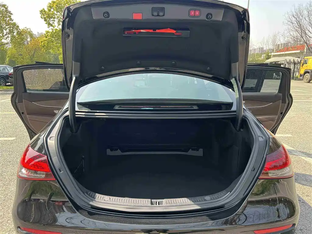 Mercedes-Benz E-Class 2021 E 300 L Fashion фото 29