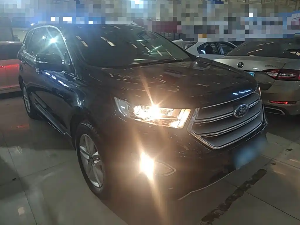 Фото 4 - Ford Edge