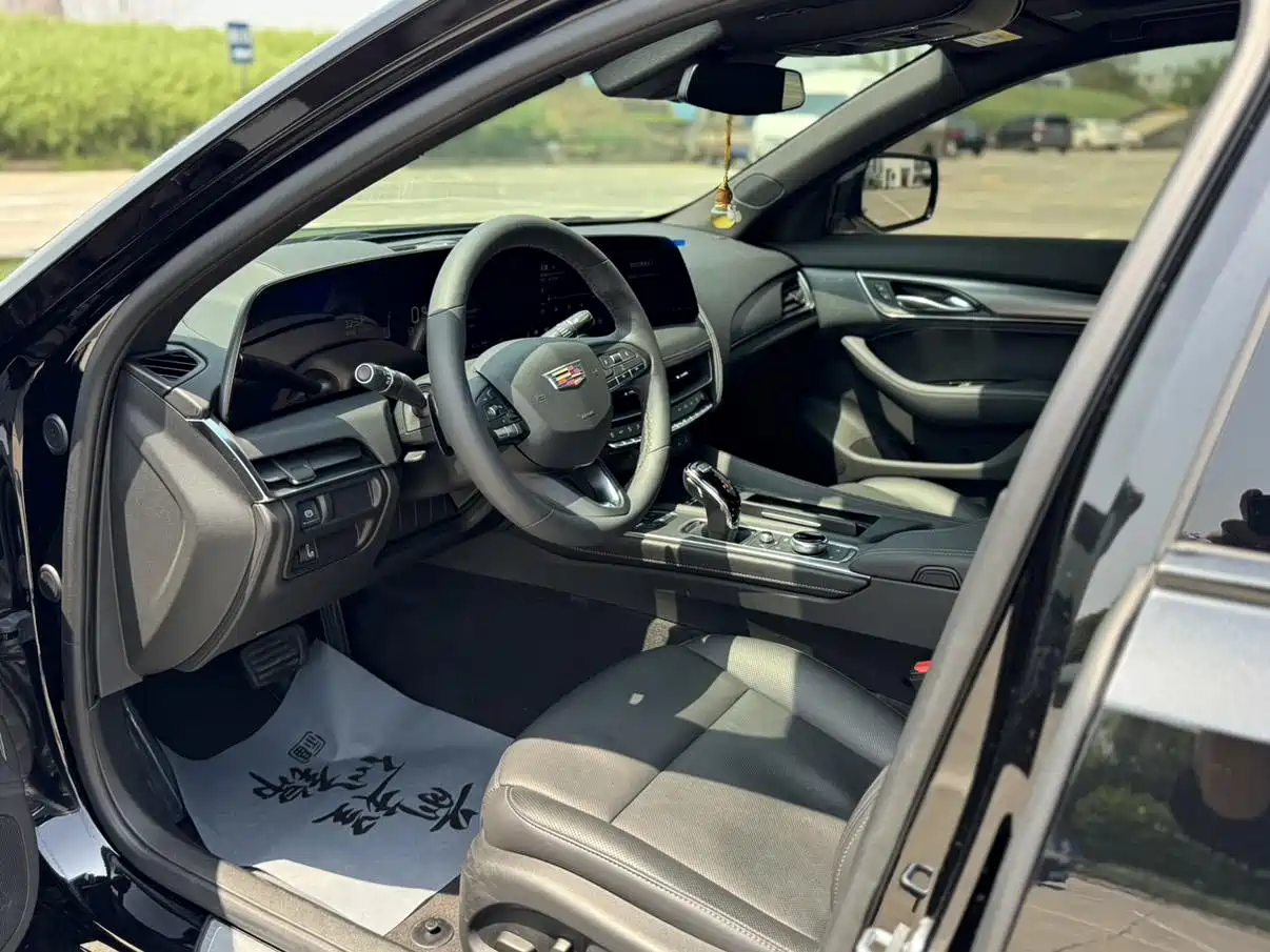 Cadillac CT5 2024 28T Luxury Model Pro фото 5