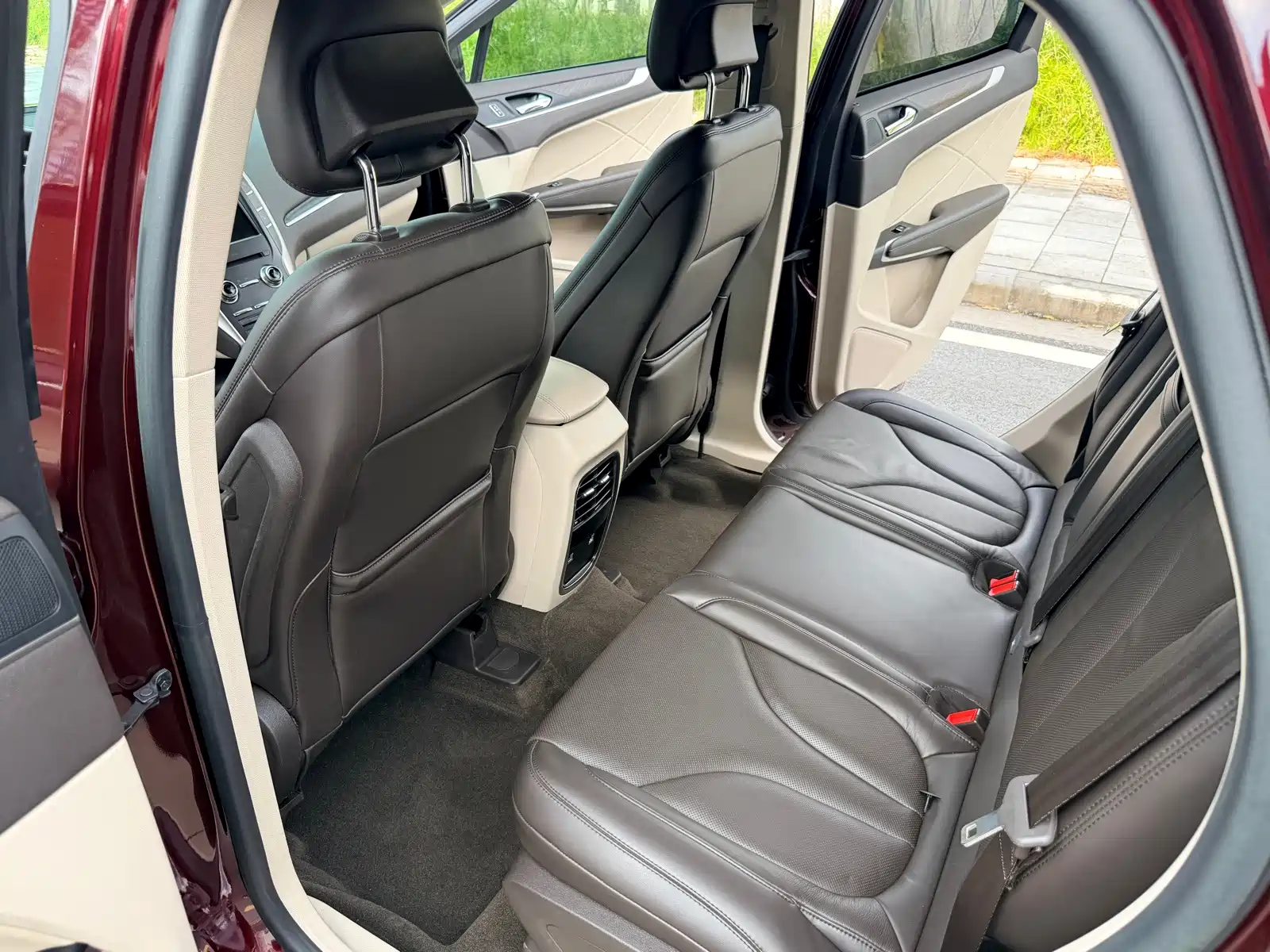 Фото 10 - Lincoln MKC
