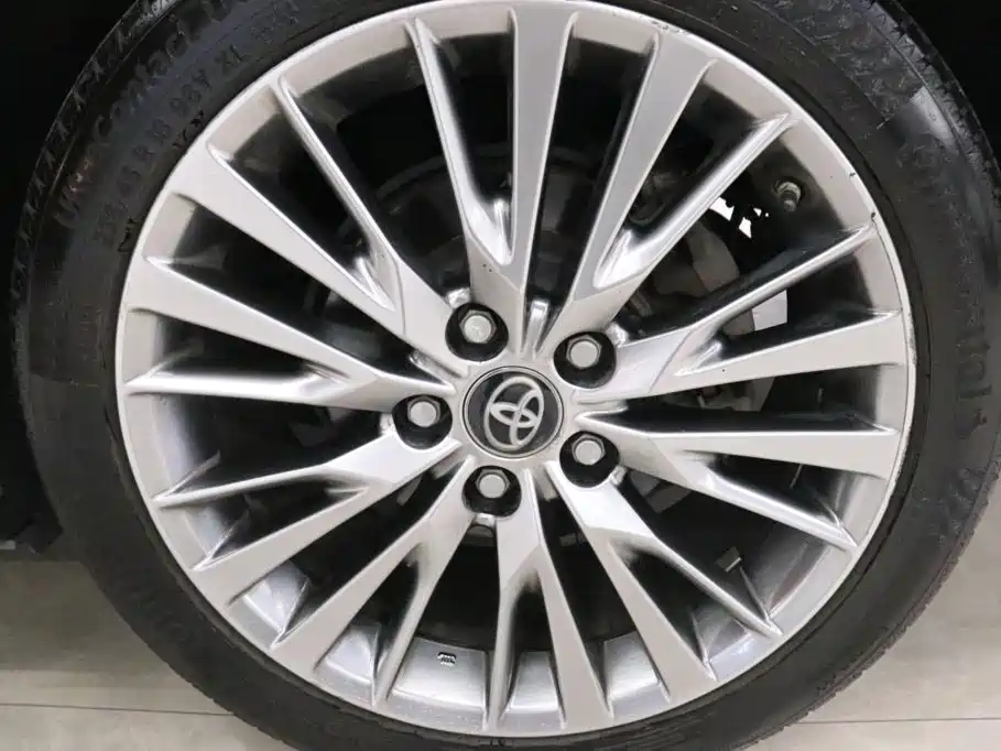 Photo 18 - Toyota Camry
