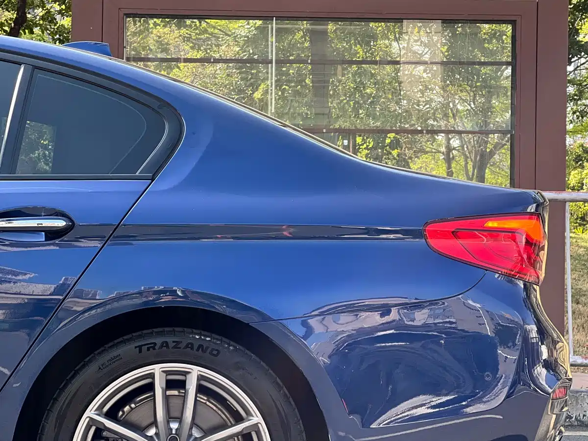 BMW 5 Series (Import) 2018 525i M Sport Package фото 2