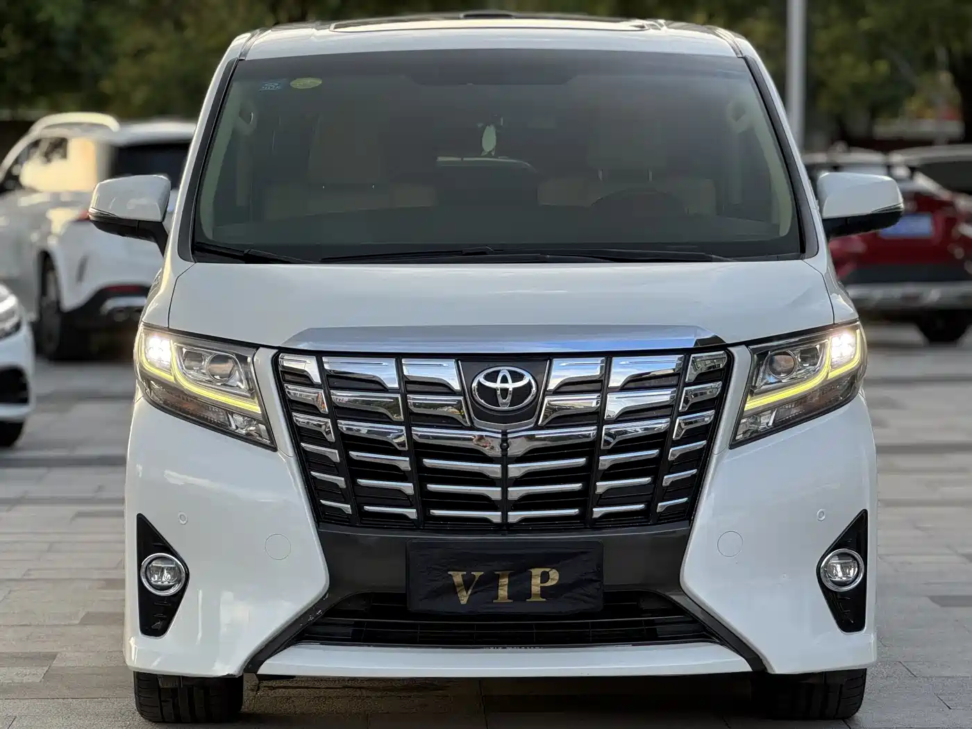 Toyota Alphard 2015 3.5L Luxury Edition фото 2