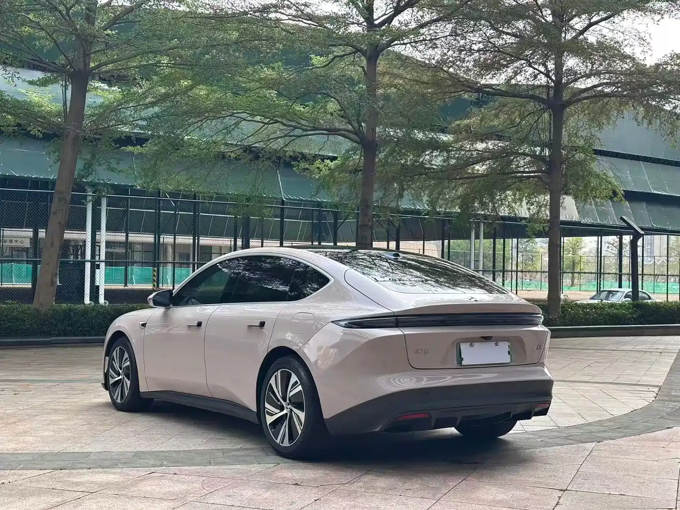 NIO NIO ET5